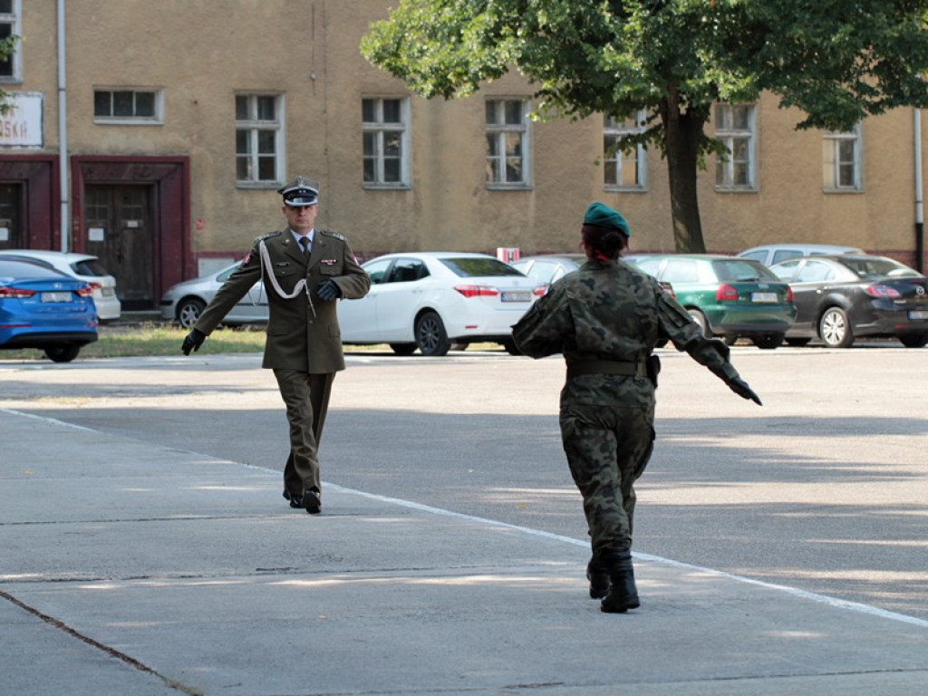 Defilada z okazji Święta Wojska Polskiego. Były awanse, odznaczenia i nagrody