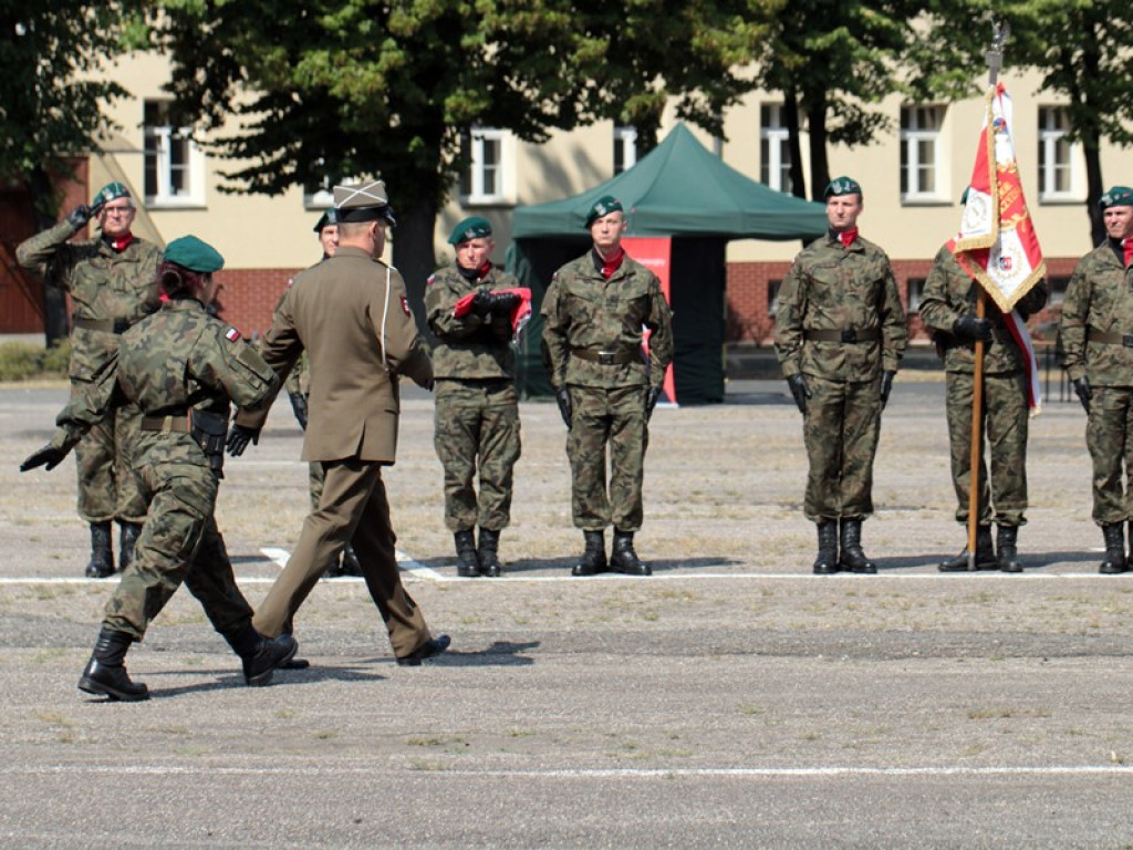 Defilada z okazji Święta Wojska Polskiego. Były awanse, odznaczenia i nagrody