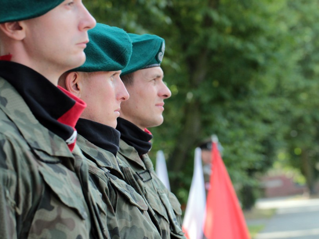 Defilada z okazji Święta Wojska Polskiego. Były awanse, odznaczenia i nagrody