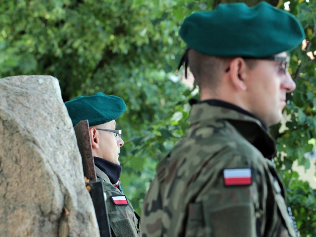 Defilada z okazji Święta Wojska Polskiego. Były awanse, odznaczenia i nagrody