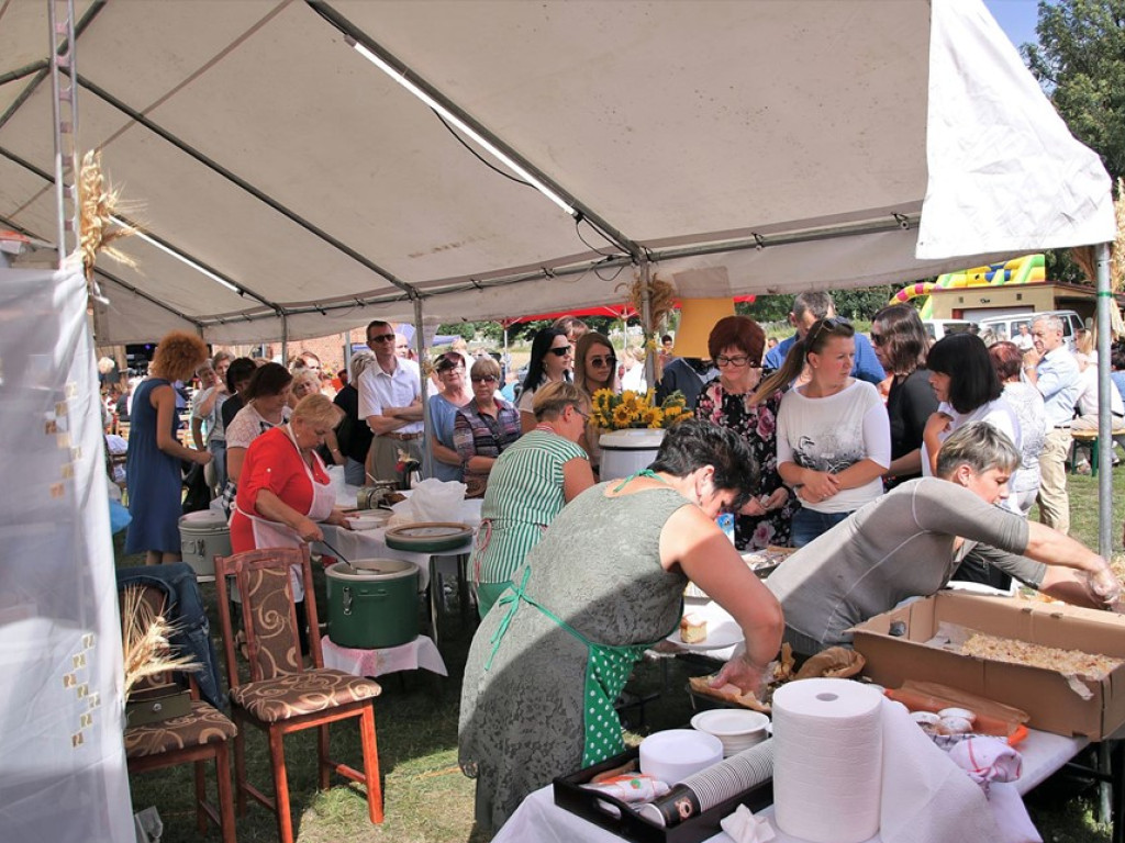 Parafialny festyn w Ciosańcu. Mieszkańcy dziękowali za udane plony