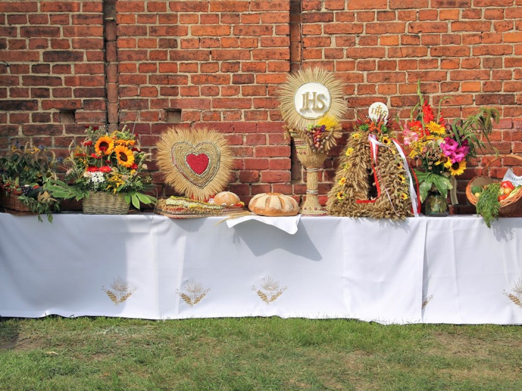 Parafialny festyn w Ciosańcu. Mieszkańcy dziękowali za udane plony