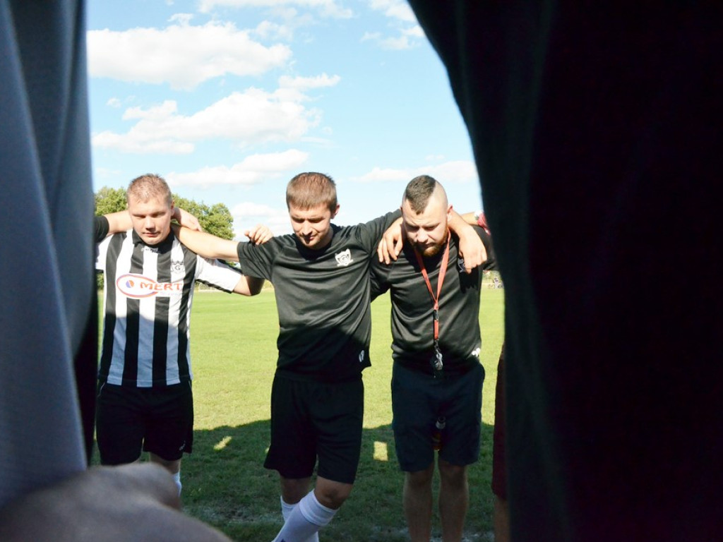 Gwardia Białołęka przegrała u siebie z Zametem Przemków jedną bramką. Na trybunach tłumy