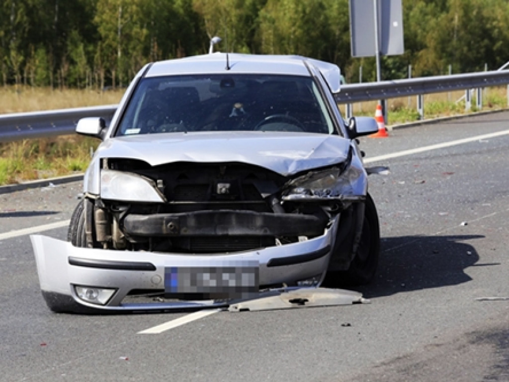 Pijany kierowca busa spowodował wypadek na S3 w pobliżu Głogowa! Jedna osoba ranna