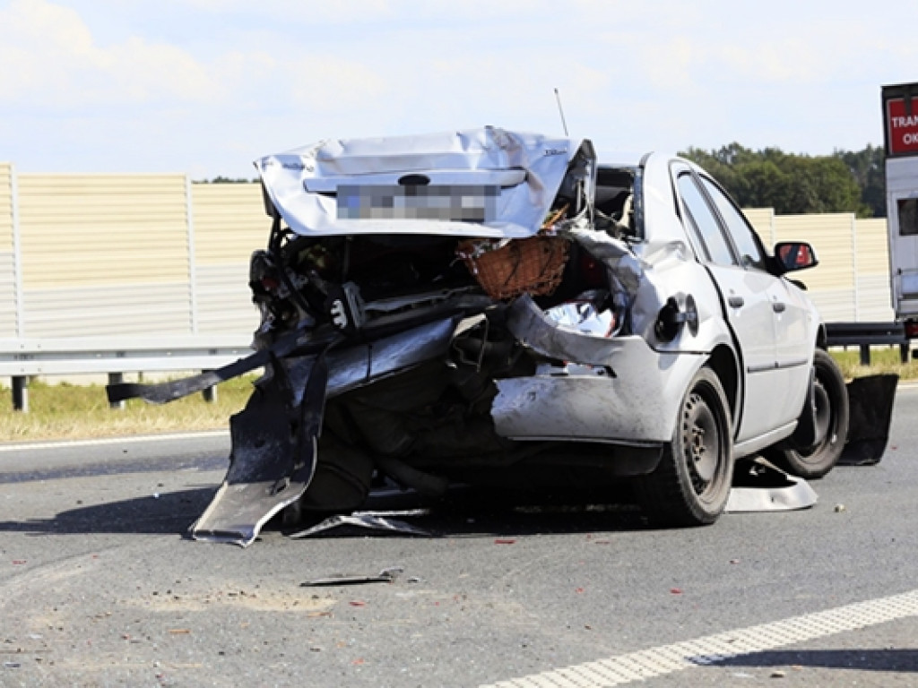 Pijany kierowca busa spowodował wypadek na S3 w pobliżu Głogowa! Jedna osoba ranna