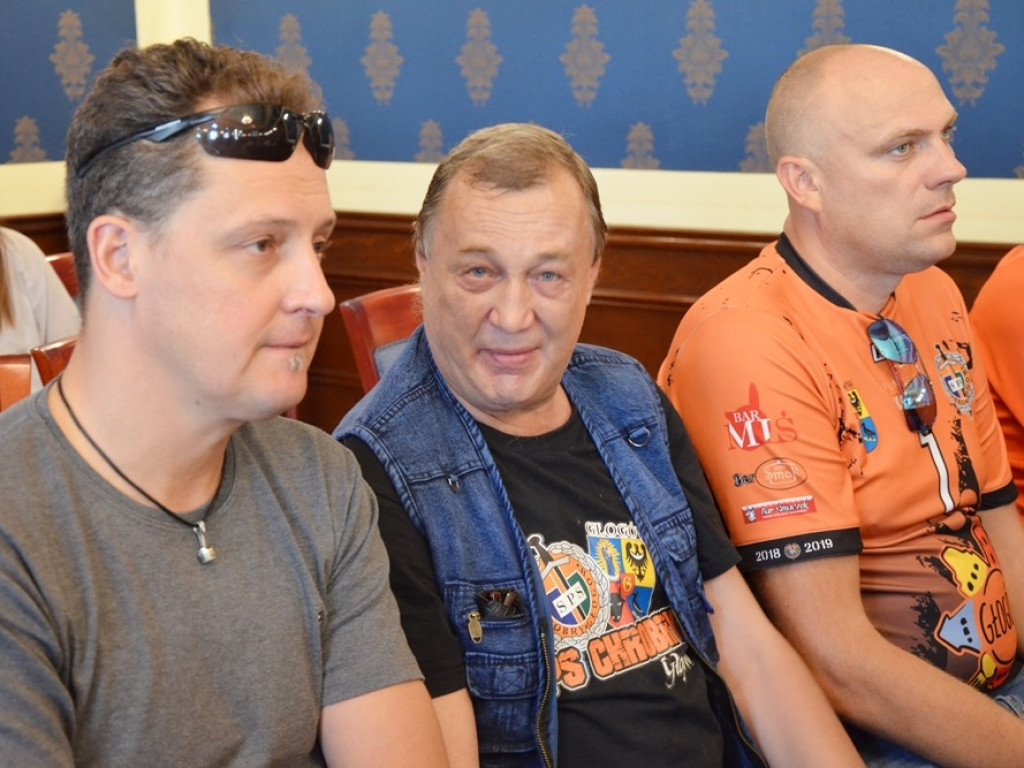 Siatkarze SPS-u Chrobrego Głogów gotowi do sezonu! Drużyna zaprezentowała się kibicom