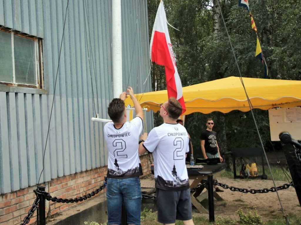 Kilkanaście załóg na starcie w Lubiatowie. A wśród nich najmłodsi żeglarze