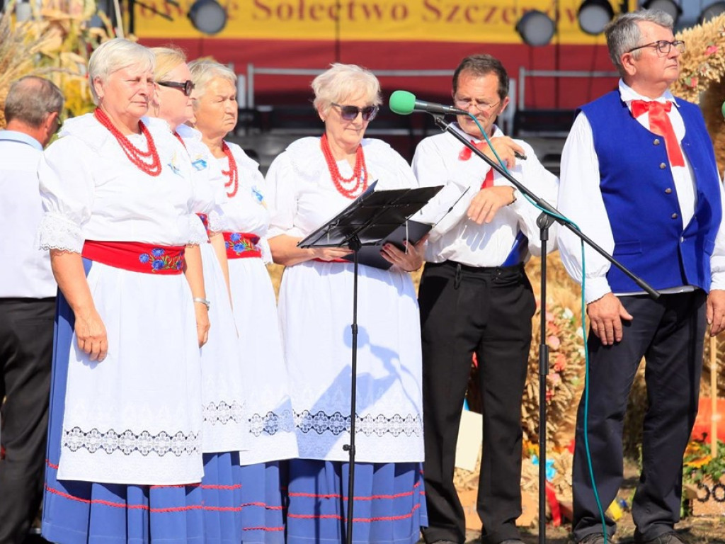 Gminne dożynki w Bukwicy. Jest barwnie i kolorowo