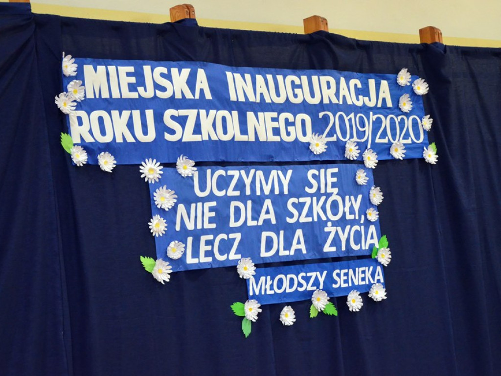 Szkoła to coś więcej niż wyścig. Mocny przekaz nauczycieli na inaugurację roku