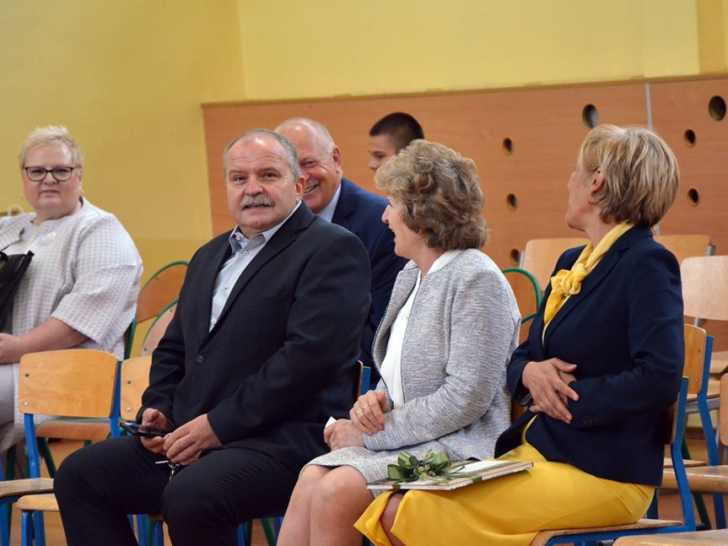 Szkoła to coś więcej niż wyścig. Mocny przekaz nauczycieli na inaugurację roku