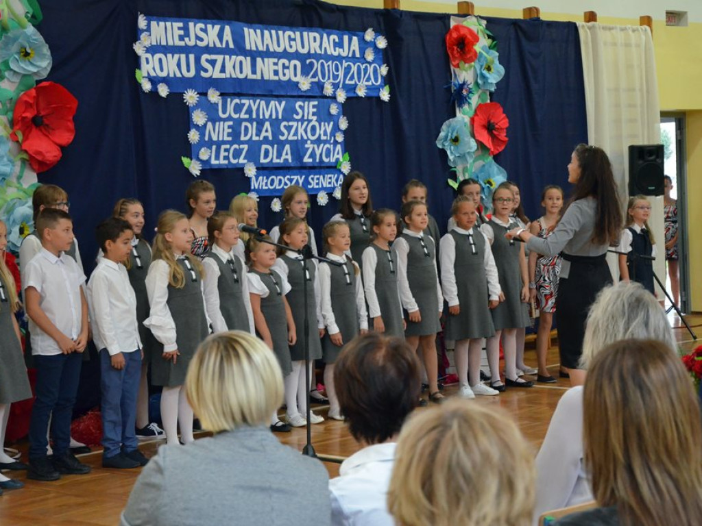 Szkoła to coś więcej niż wyścig. Mocny przekaz nauczycieli na inaugurację roku