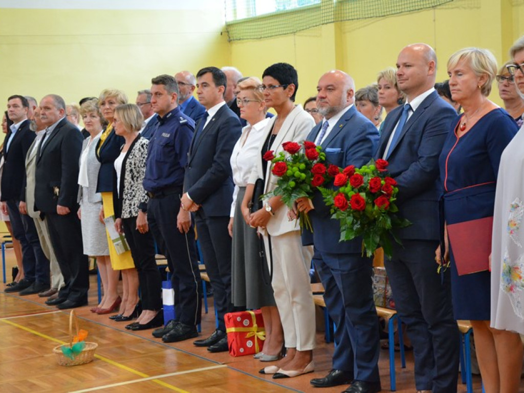 Szkoła to coś więcej niż wyścig. Mocny przekaz nauczycieli na inaugurację roku