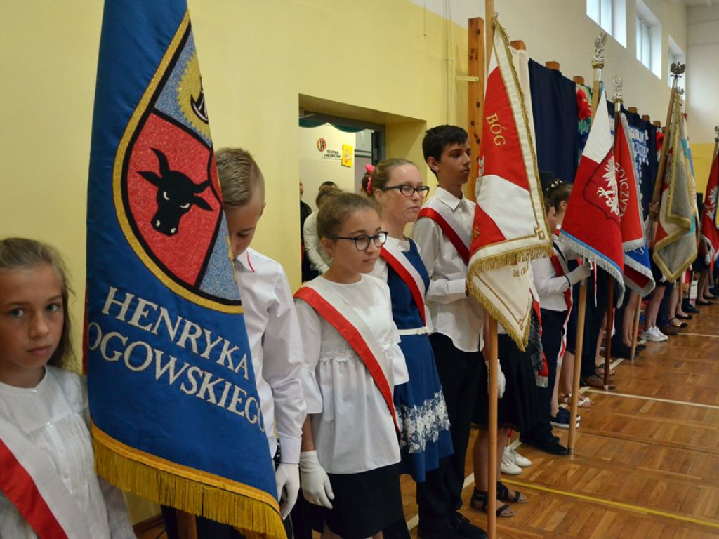 Szkoła to coś więcej niż wyścig. Mocny przekaz nauczycieli na inaugurację roku