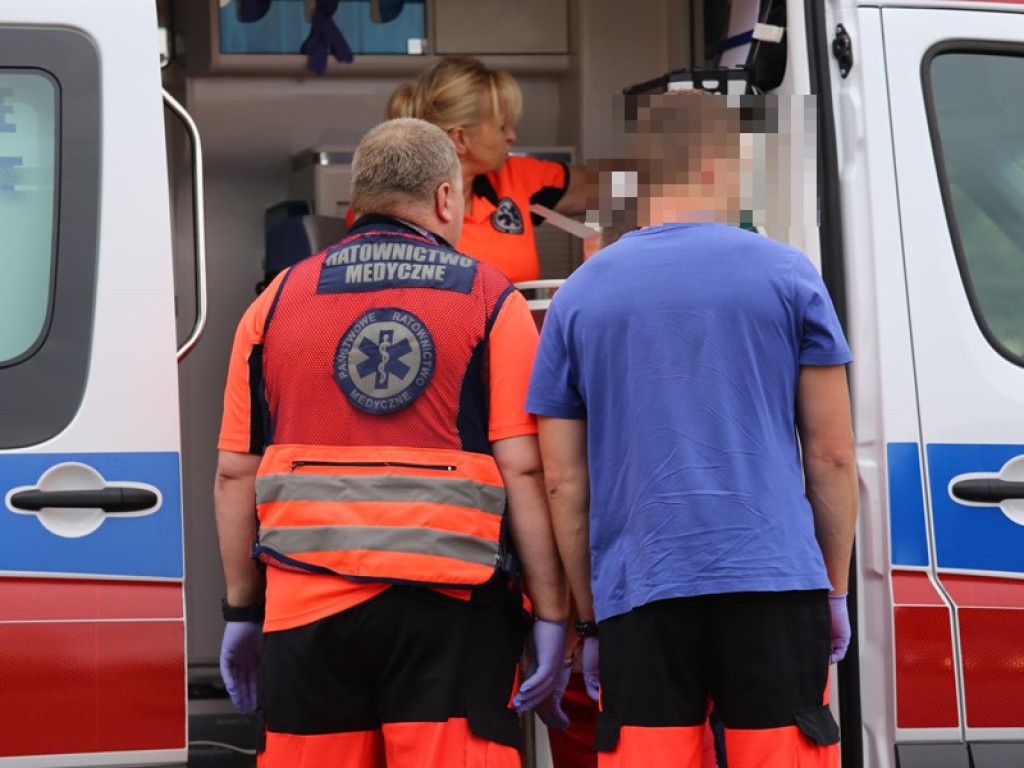 Wypadek na skrzyżowaniu na hutę. Trzy osoby zostały ranne