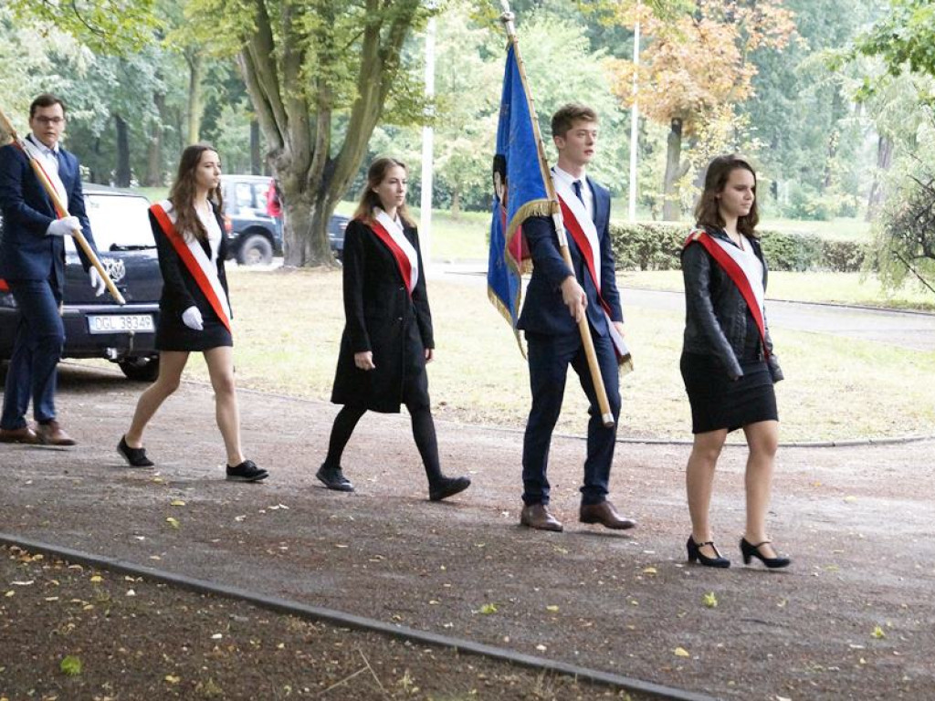 Stanęło kolejnych sześć popiersi Żołnierzy Wyklętych. Była to patriotyczna uroczystość