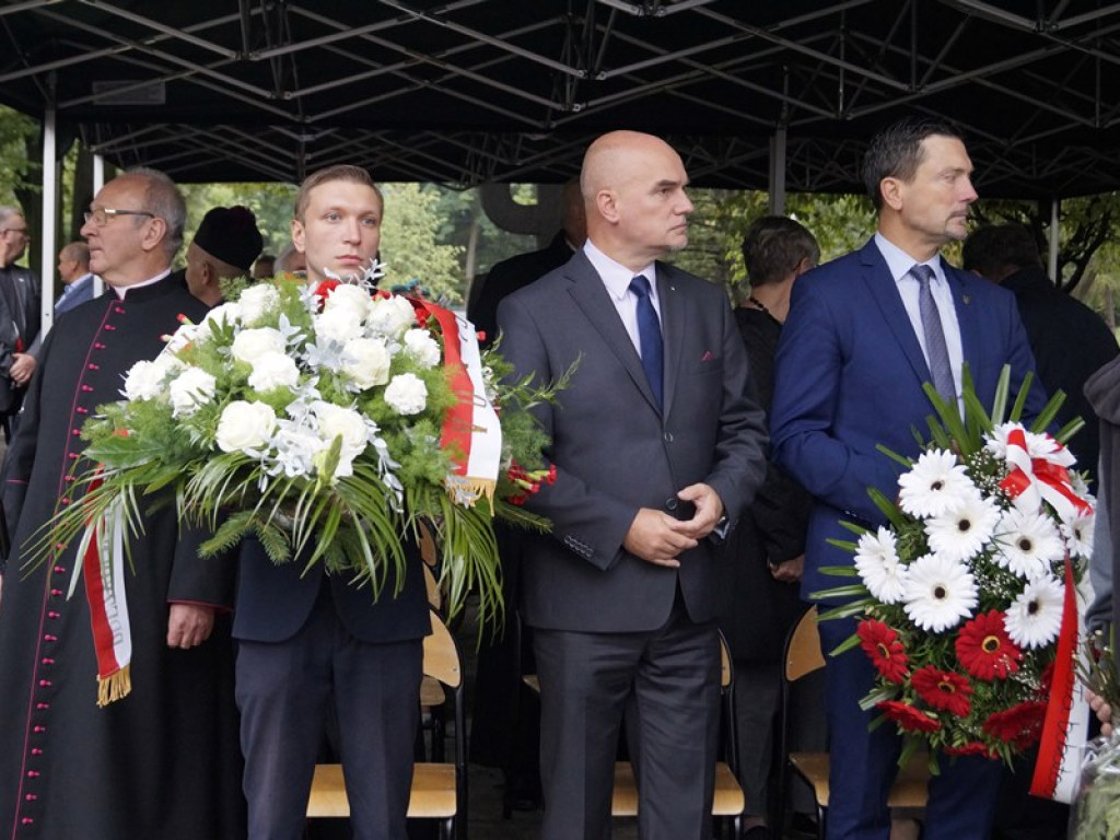 Stanęło kolejnych sześć popiersi Żołnierzy Wyklętych. Była to patriotyczna uroczystość
