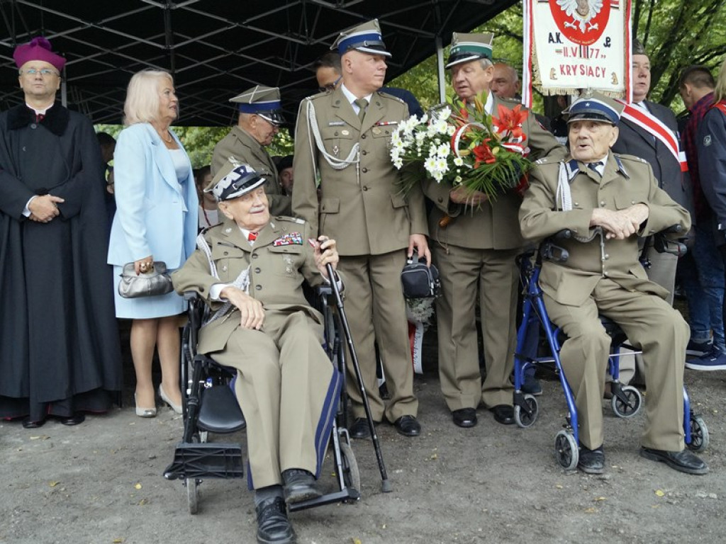 Stanęło kolejnych sześć popiersi Żołnierzy Wyklętych. Była to patriotyczna uroczystość