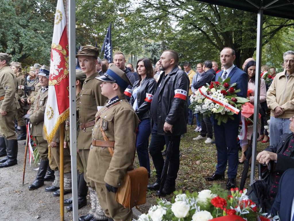 Stanęło kolejnych sześć popiersi Żołnierzy Wyklętych. Była to patriotyczna uroczystość