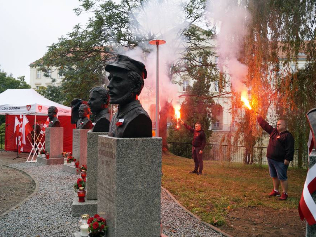 Stanęło kolejnych sześć popiersi Żołnierzy Wyklętych. Była to patriotyczna uroczystość
