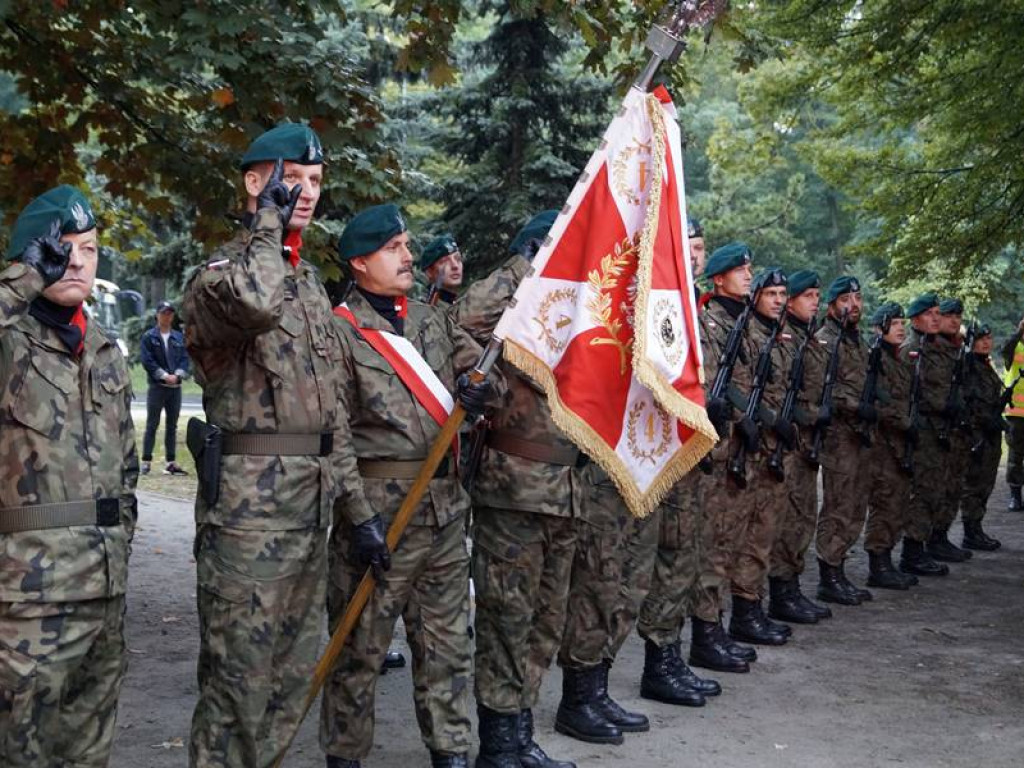 Stanęło kolejnych sześć popiersi Żołnierzy Wyklętych. Była to patriotyczna uroczystość