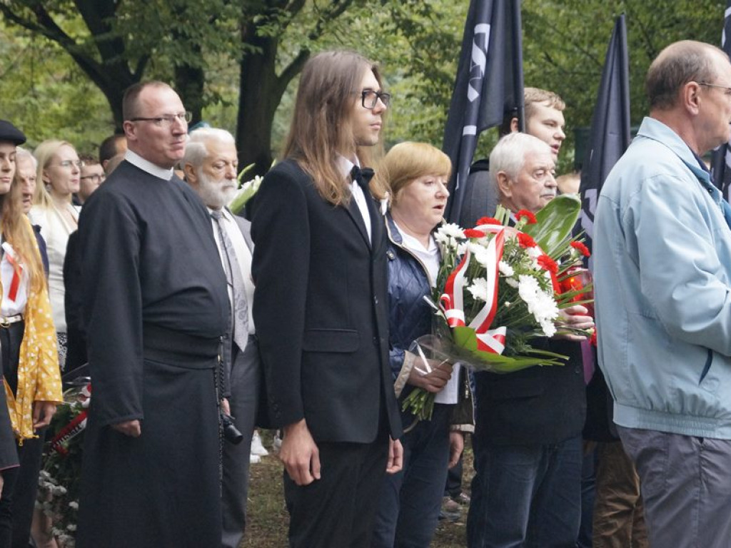 Stanęło kolejnych sześć popiersi Żołnierzy Wyklętych. Była to patriotyczna uroczystość