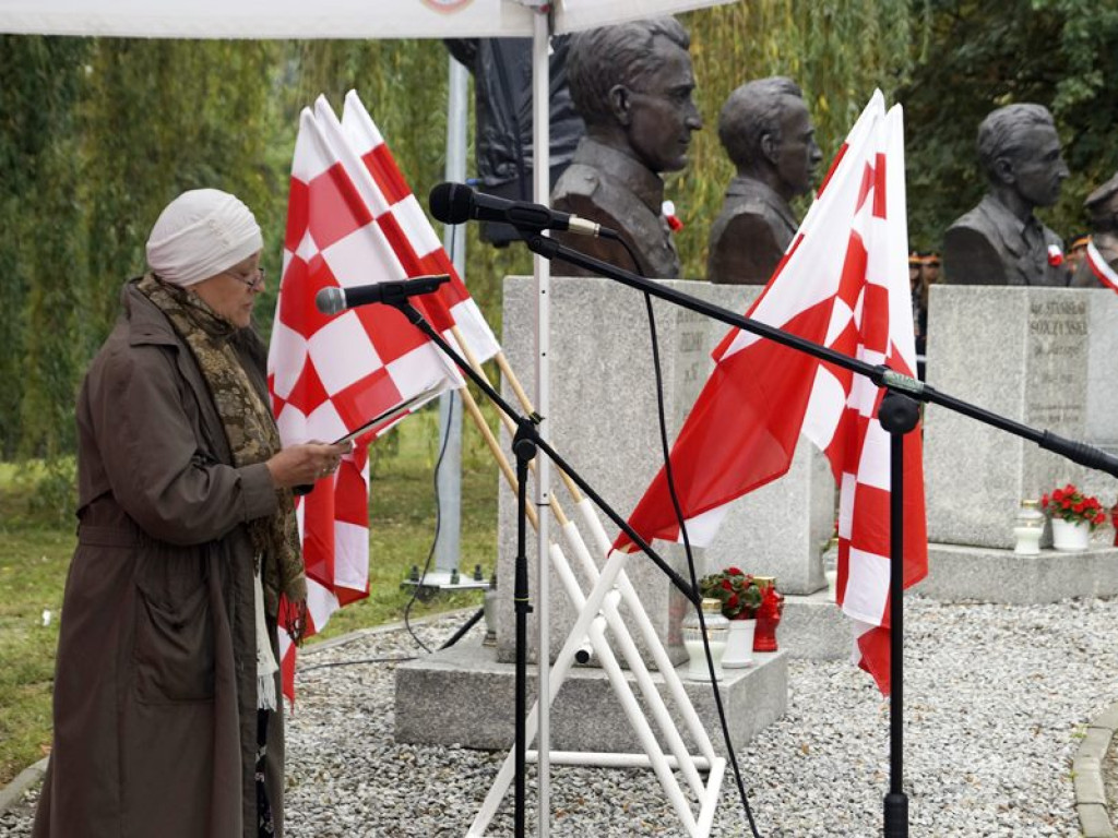 Stanęło kolejnych sześć popiersi Żołnierzy Wyklętych. Była to patriotyczna uroczystość