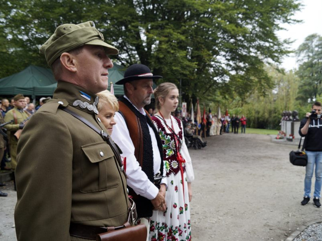 Stanęło kolejnych sześć popiersi Żołnierzy Wyklętych. Była to patriotyczna uroczystość