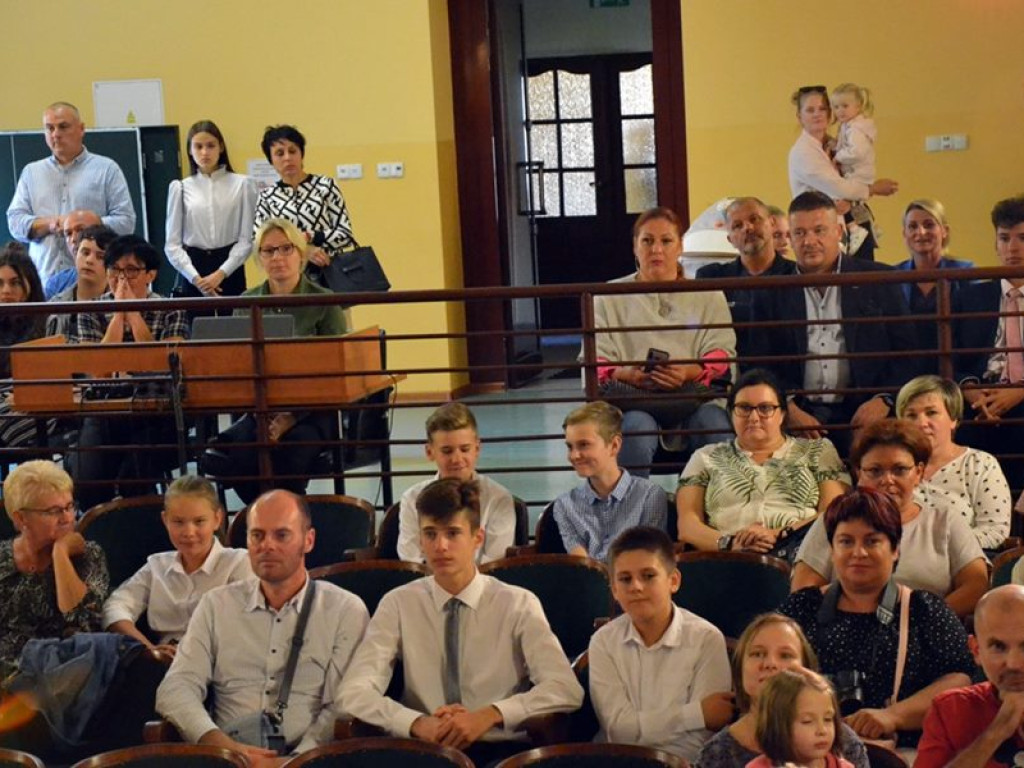 Nagrodzeni za dobre wyniki w nauce. Podczas uroczystości rozdano stypendia