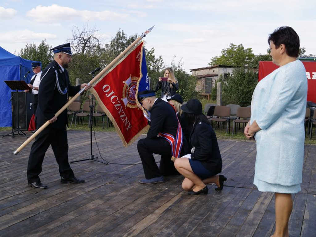 Zbierali, zbierali aż uzbierali. OSP Piersna ma nowy sztandar