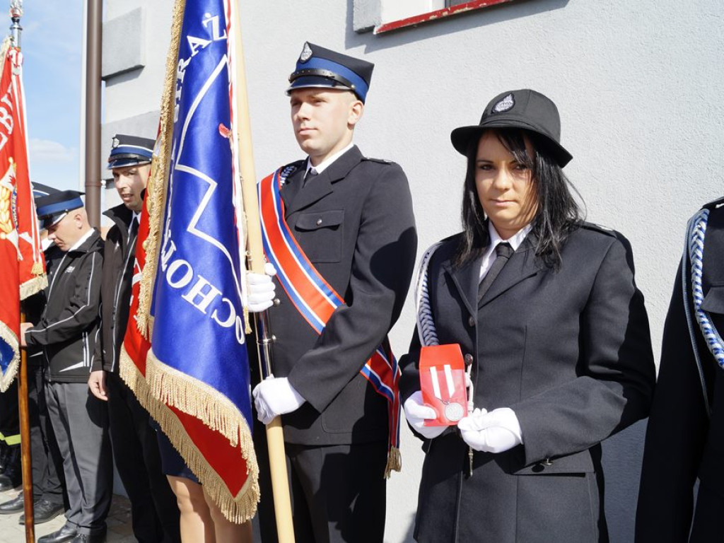 Zbierali, zbierali aż uzbierali. OSP Piersna ma nowy sztandar