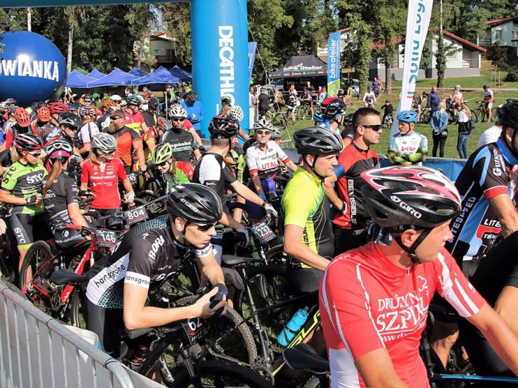 Sportowa rywalizacja MTB zakończona spotkaniem przy ognisku