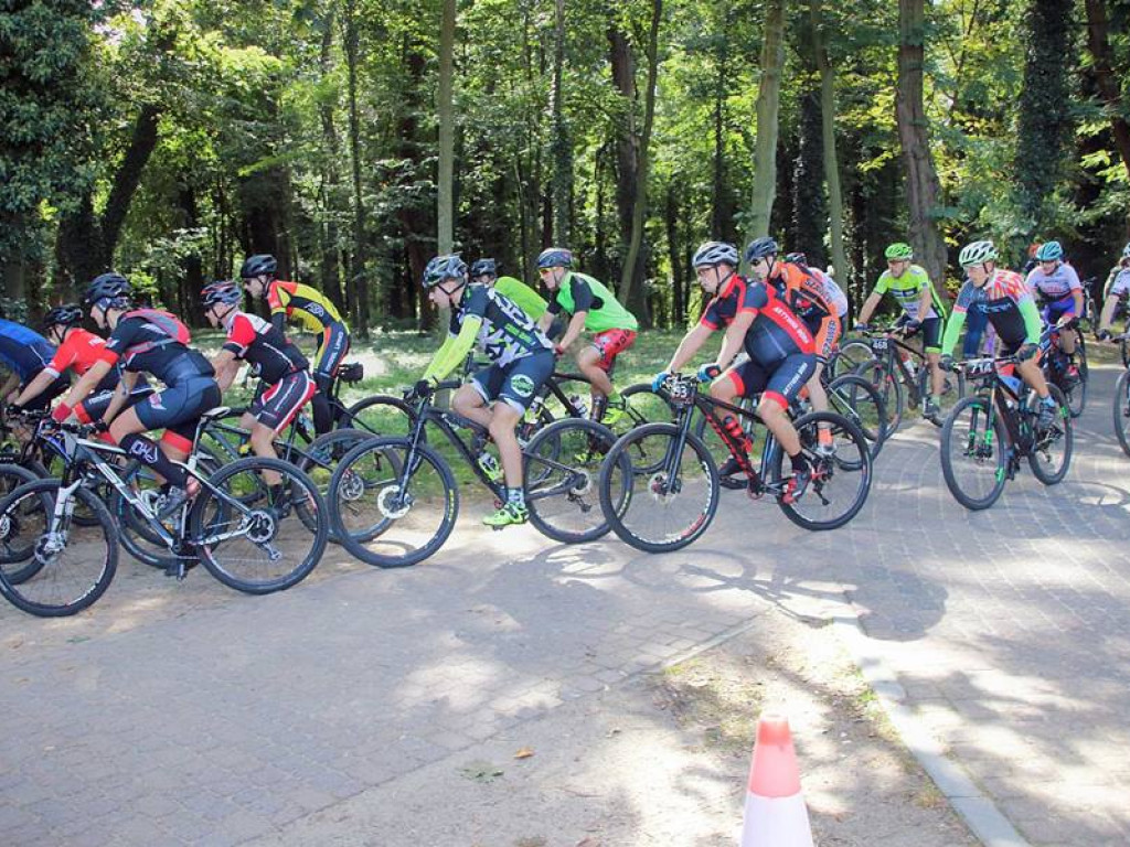 Sportowa rywalizacja MTB zakończona spotkaniem przy ognisku