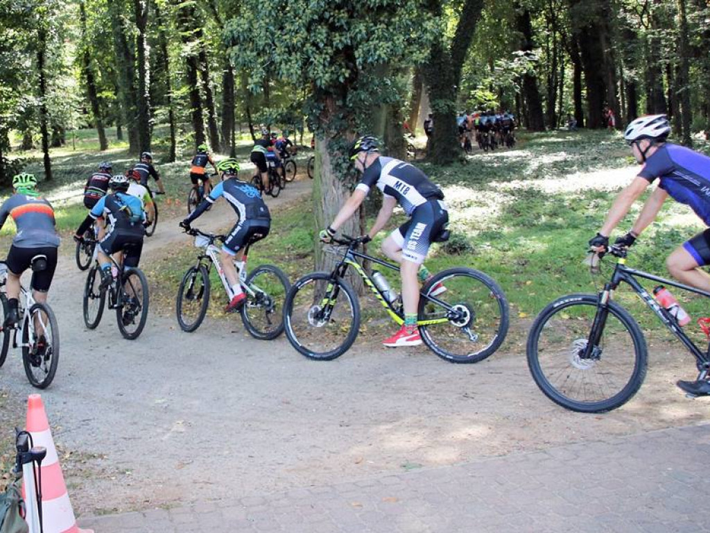 Sportowa rywalizacja MTB zakończona spotkaniem przy ognisku