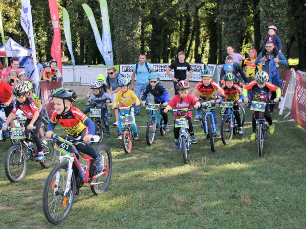 Sportowa rywalizacja MTB zakończona spotkaniem przy ognisku