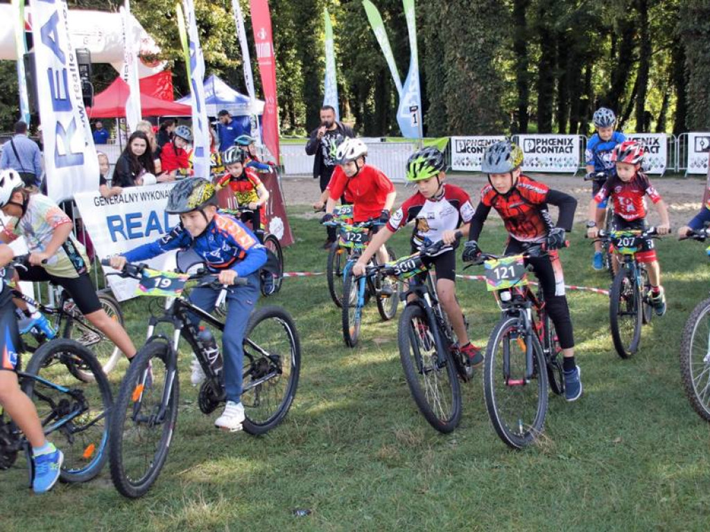 Sportowa rywalizacja MTB zakończona spotkaniem przy ognisku