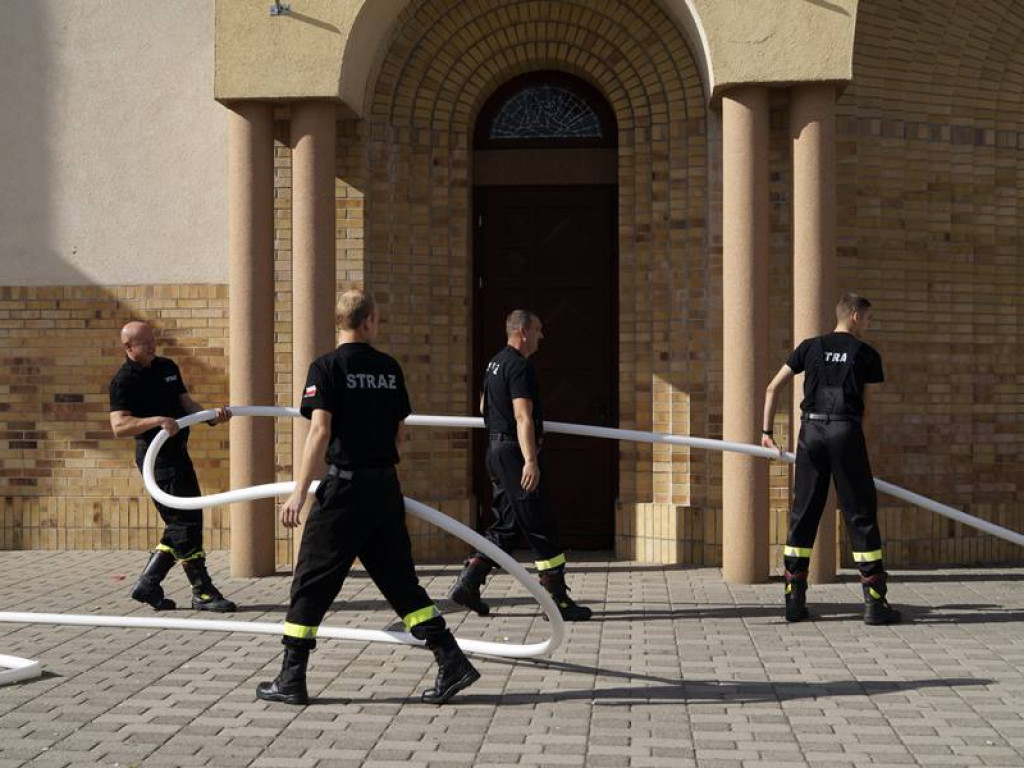 Akcja strażaków pod kościołem na Piastowie! No ale na szczęście nic się nie paliło...