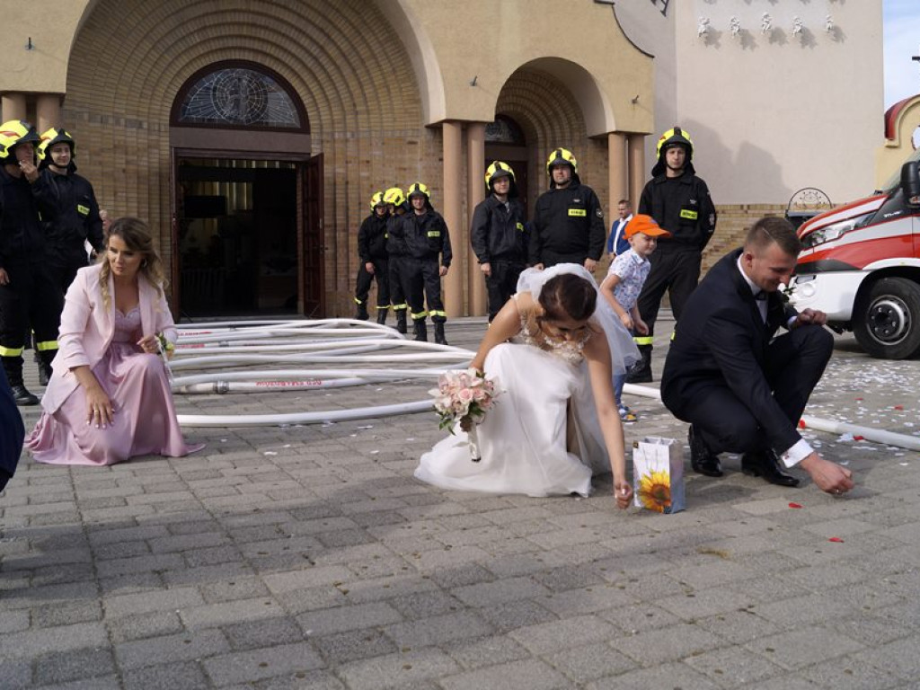 Akcja strażaków pod kościołem na Piastowie! No ale na szczęście nic się nie paliło...