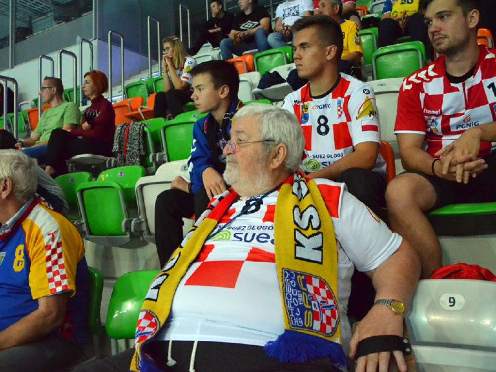 Cenne wsparcie Chrobrego podczas derbów! Na półmetku remis
