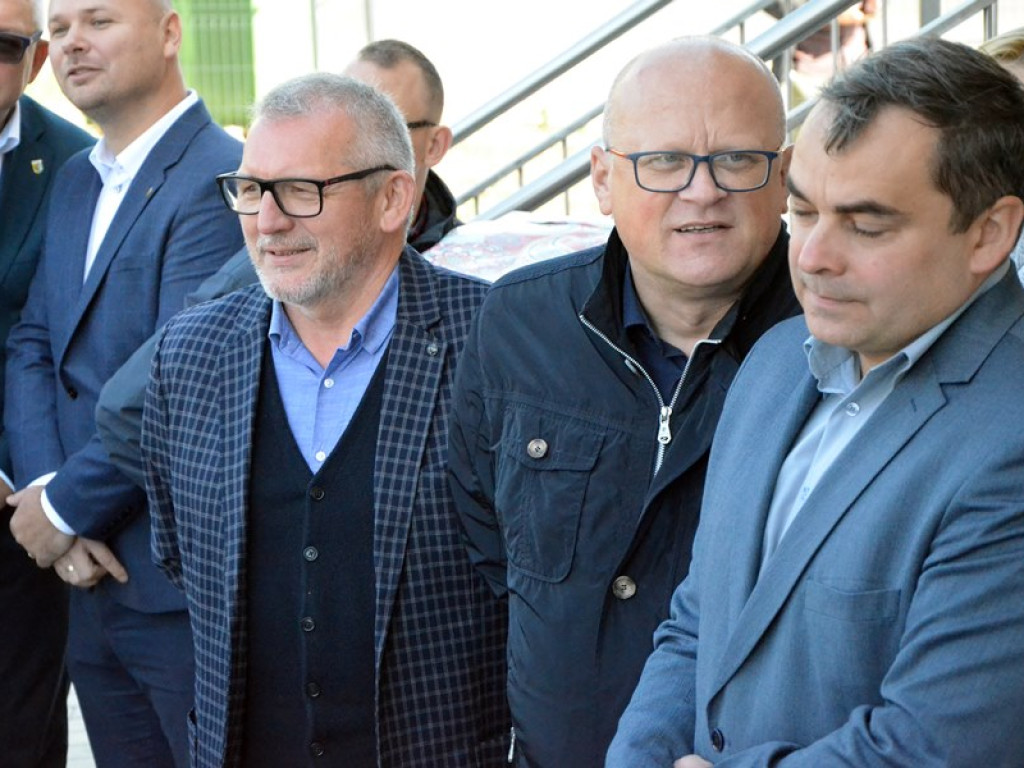 Klucze wręczone, wstęga przecięta! Oficjalnie otwarcie domów dziecka