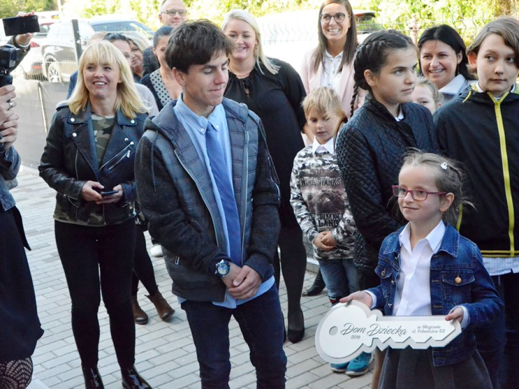 Klucze wręczone, wstęga przecięta! Oficjalnie otwarcie domów dziecka