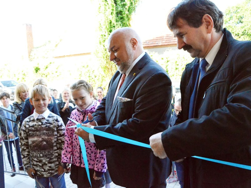 Klucze wręczone, wstęga przecięta! Oficjalnie otwarcie domów dziecka