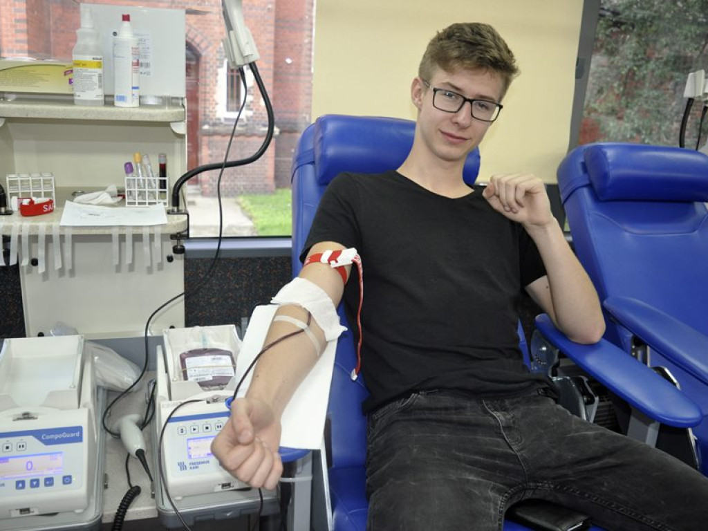 Zadzwonił dzwonek, uczniów nie ma w klasie... byli w  krwiobusie!