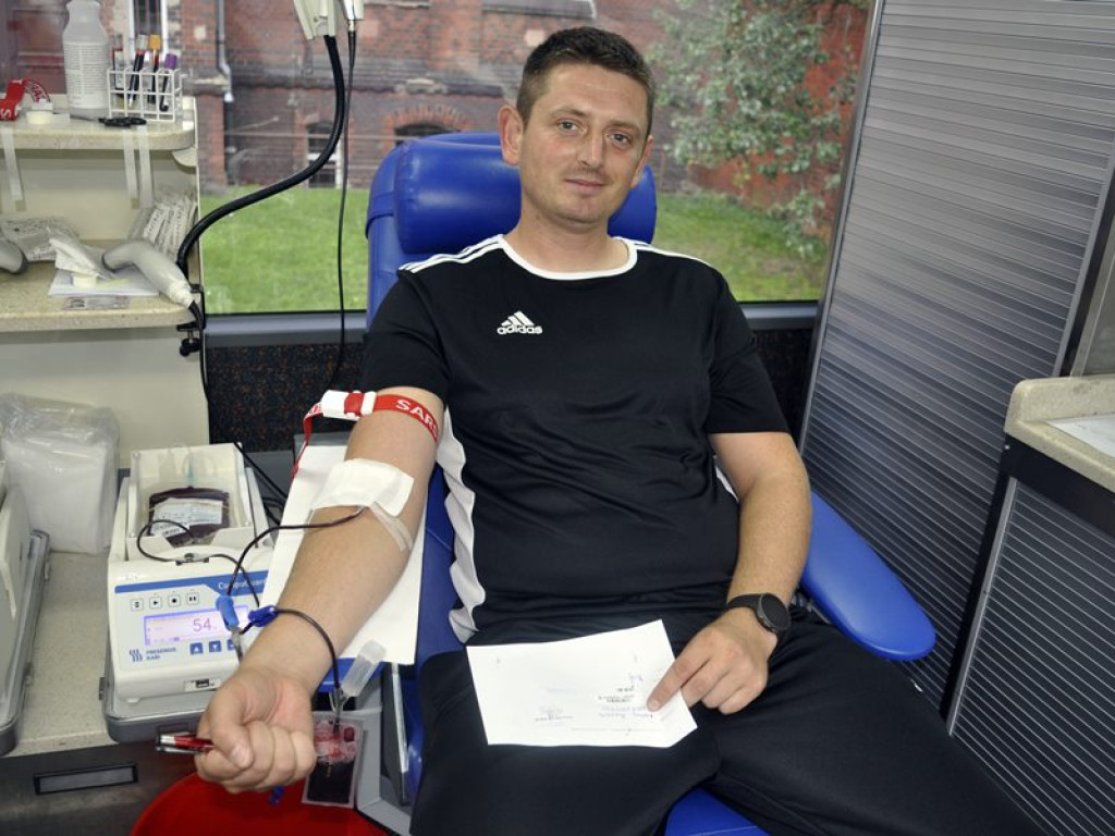 Zadzwonił dzwonek, uczniów nie ma w klasie... byli w  krwiobusie!