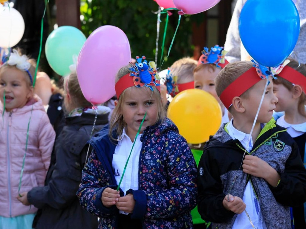 Symbolicznie wmurowali kamień węgielny pod nowe przedszkole.  Siódemka wreszcie będzie nowoczesna!