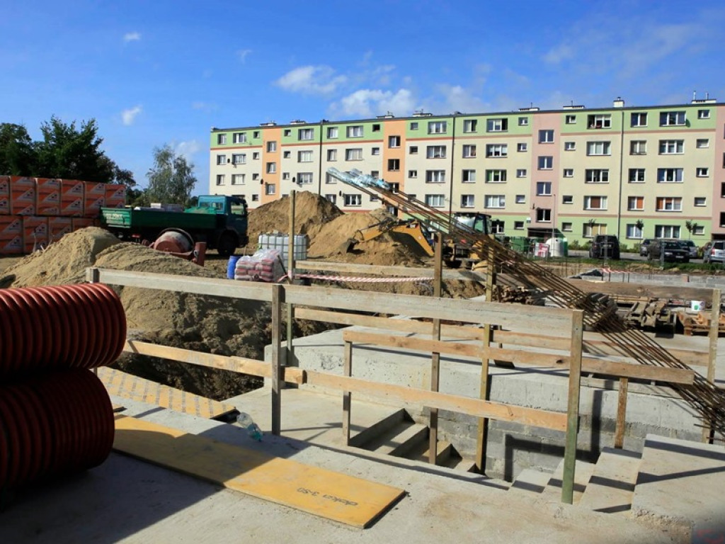 Symbolicznie wmurowali kamień węgielny pod nowe przedszkole.  Siódemka wreszcie będzie nowoczesna!