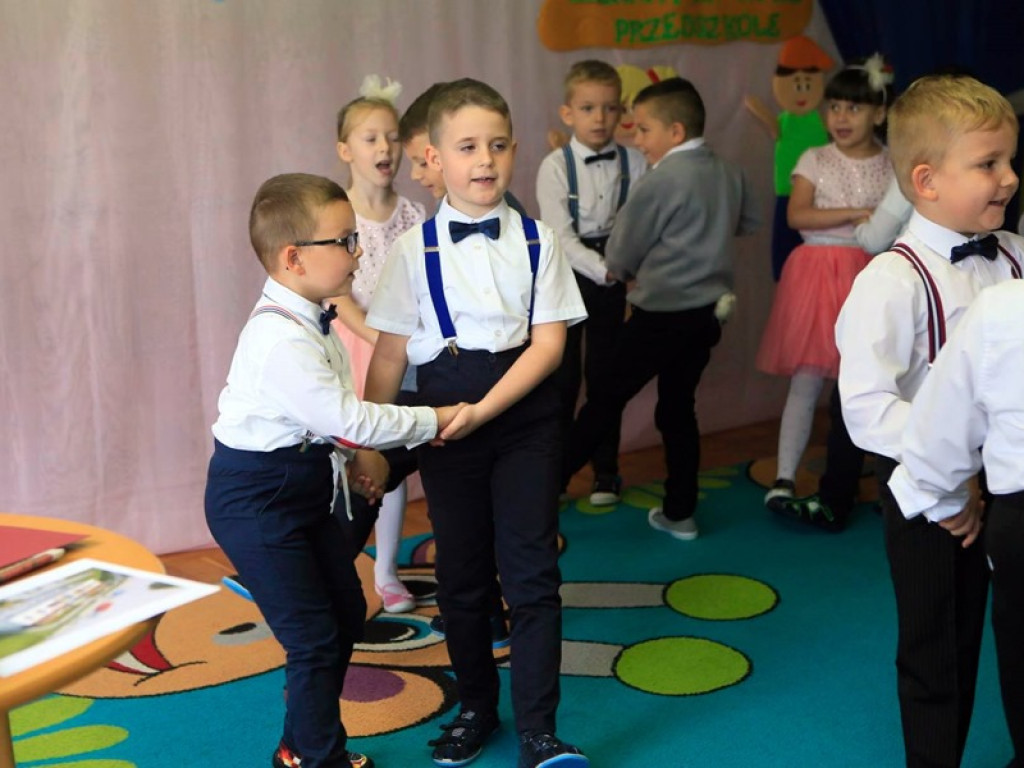Symbolicznie wmurowali kamień węgielny pod nowe przedszkole.  Siódemka wreszcie będzie nowoczesna!