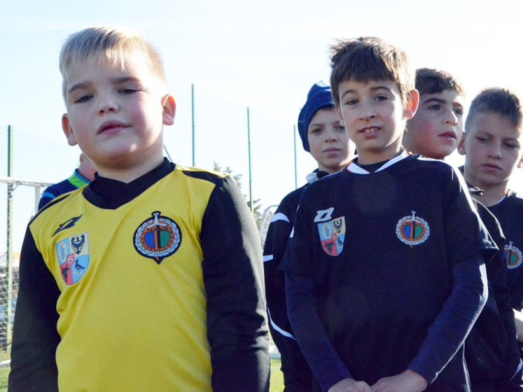 Drużyny z całej Polski grają w Głogowie. Trwa sportowa rywalizacja na osiedlu Piastów