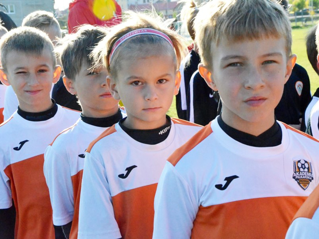 Drużyny z całej Polski grają w Głogowie. Trwa sportowa rywalizacja na osiedlu Piastów