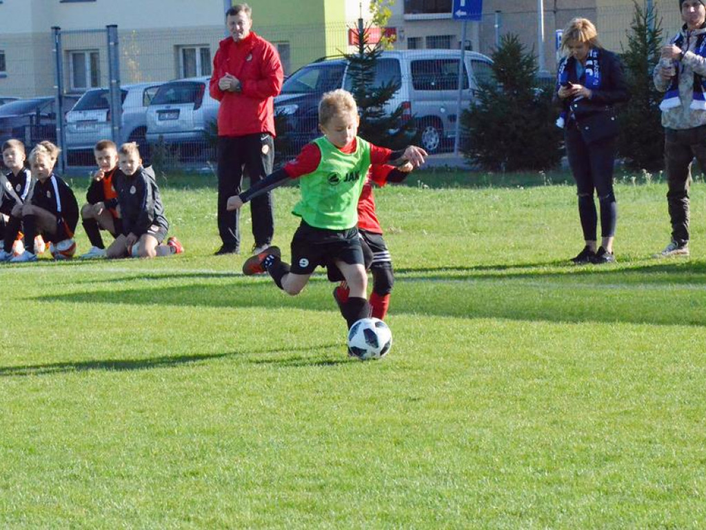 Drużyny z całej Polski grają w Głogowie. Trwa sportowa rywalizacja na osiedlu Piastów