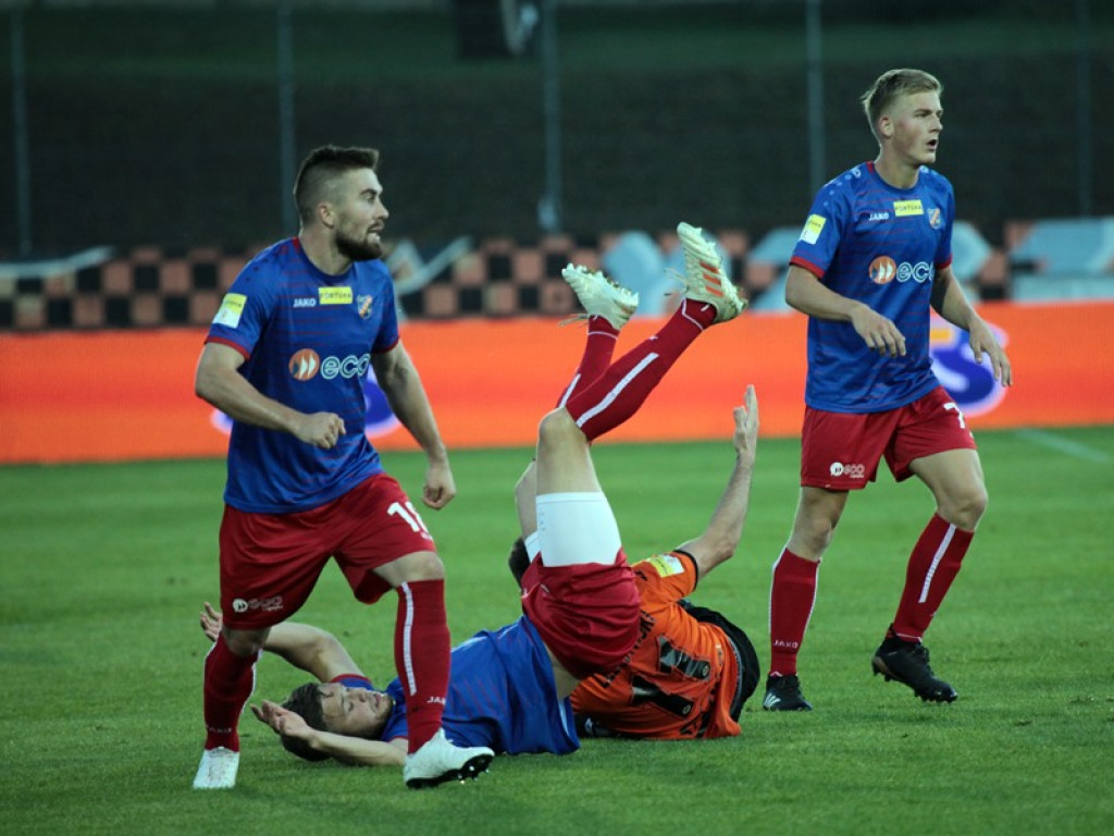 Udało się! Szalony mecz na Wita Stwosza. Chrobry wygrywa w końcówce